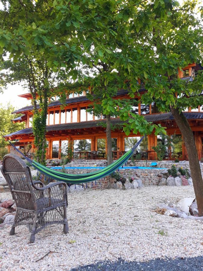 Guest House Mala Prica Zivinice Экстерьер фото
