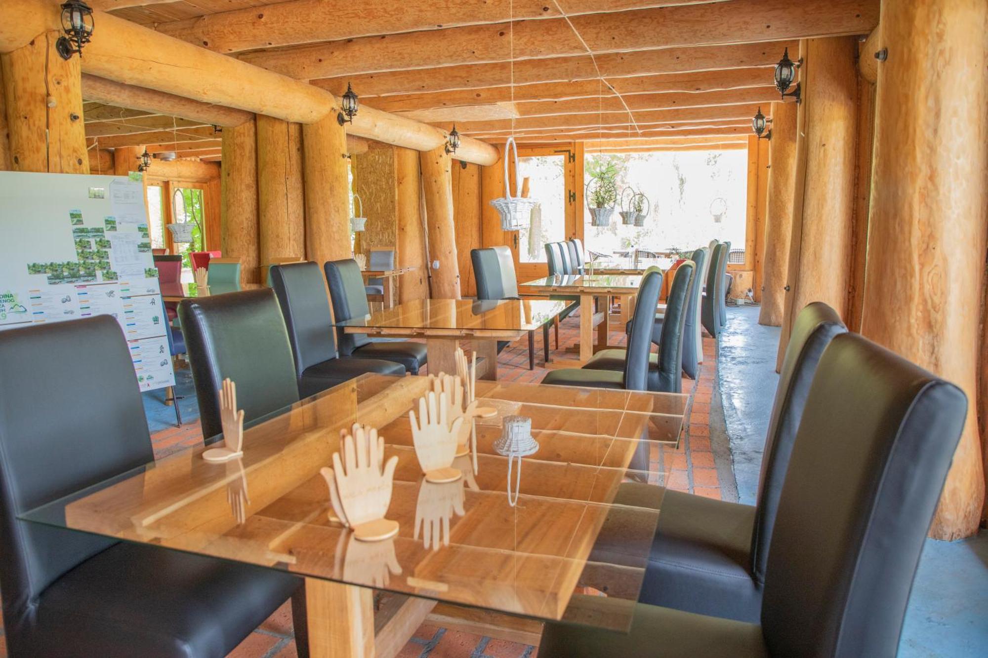 Guest House Mala Prica Zivinice Экстерьер фото