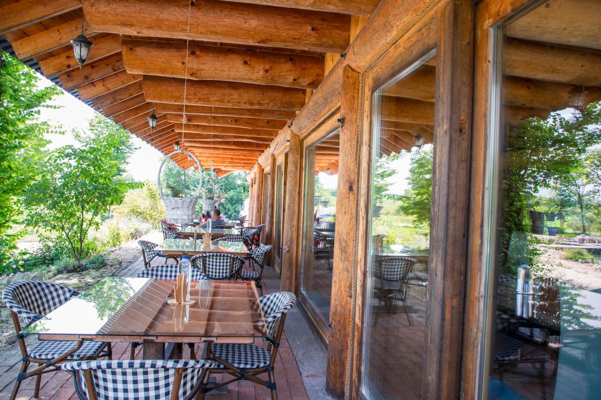 Guest House Mala Prica Zivinice Экстерьер фото