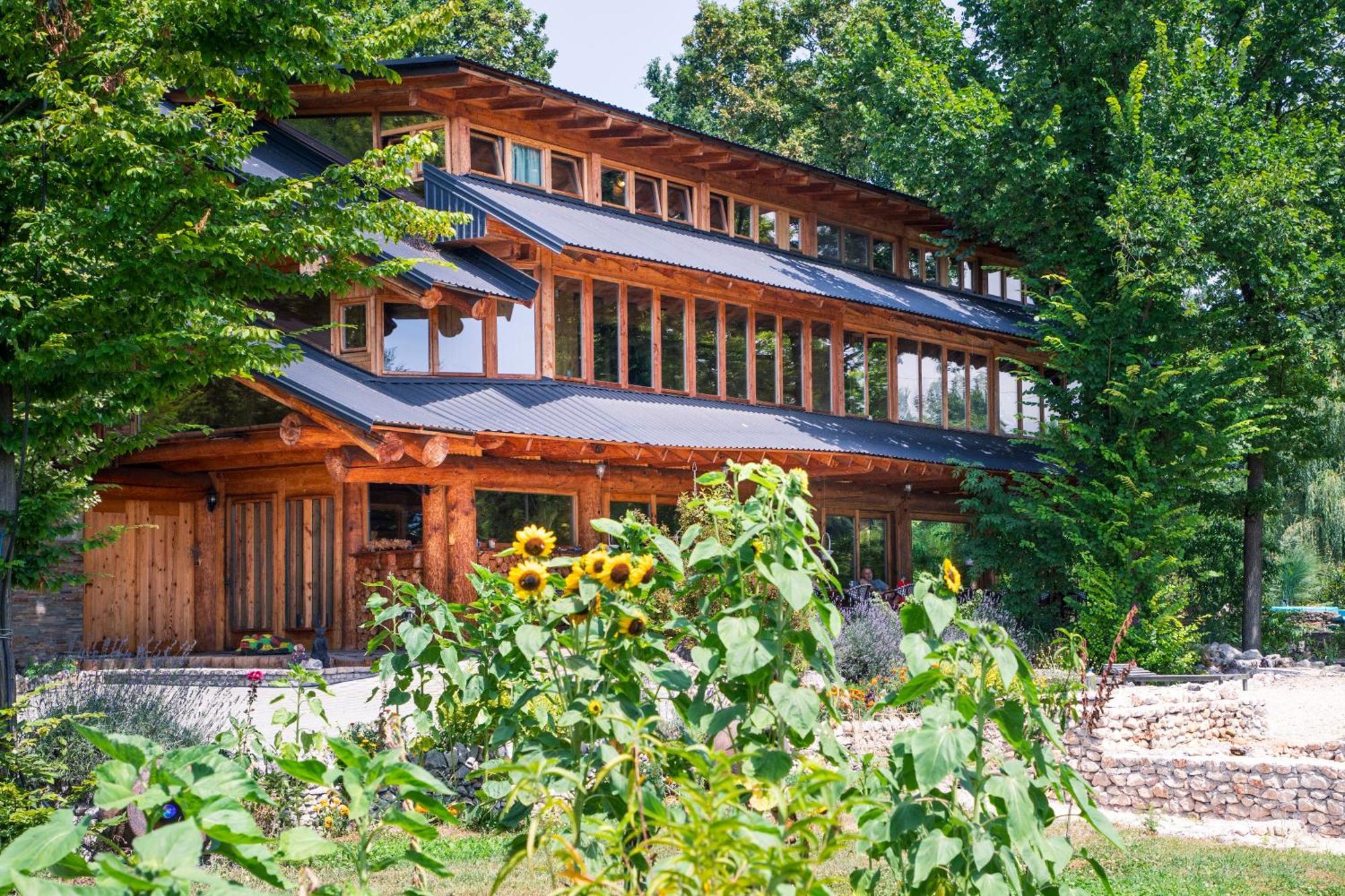 Guest House Mala Prica Zivinice Экстерьер фото
